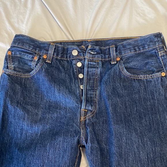 Dark Wash Levi’s 501 Mens Jeans - Picture 2 of 4